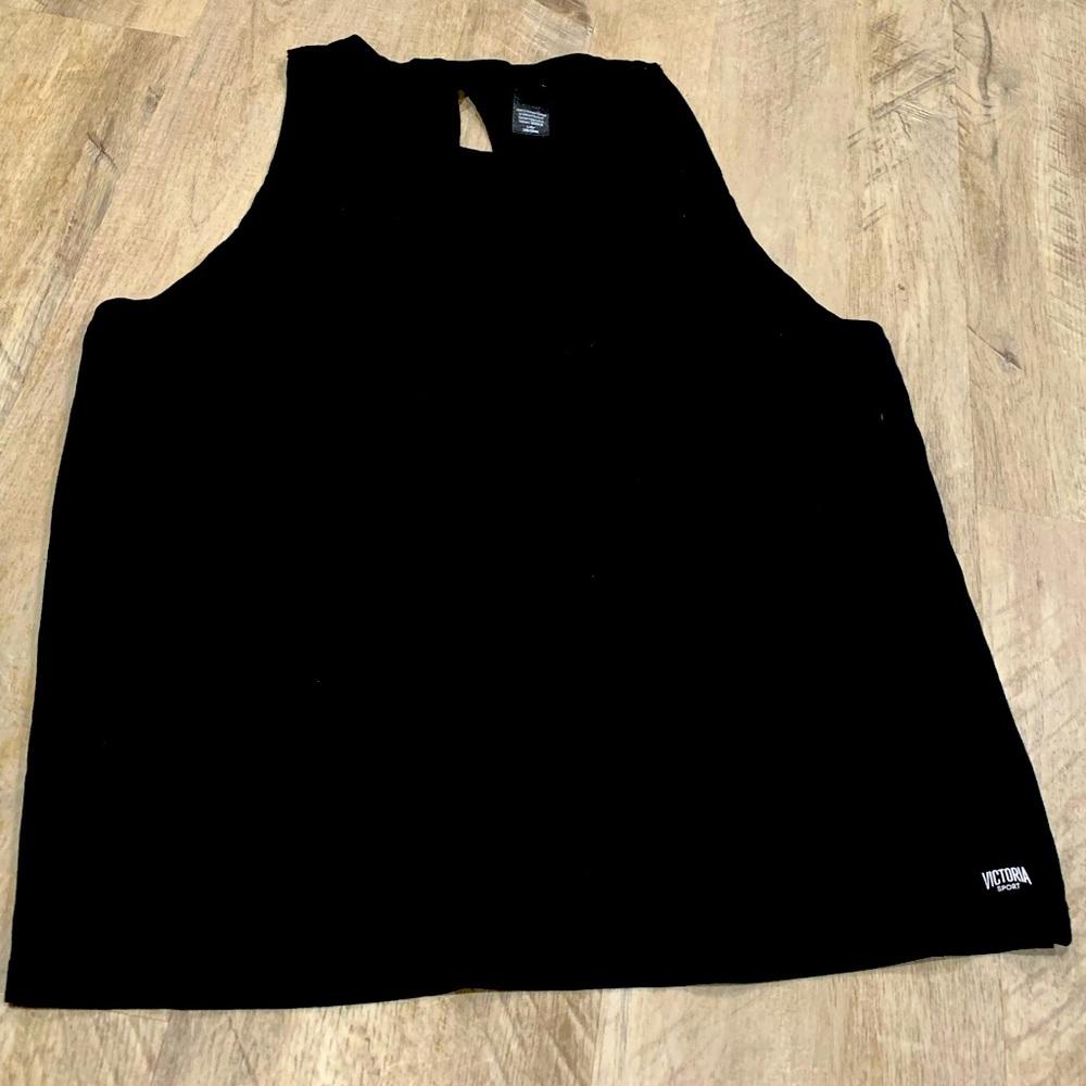 Victoria’s Secret twist back workout tank